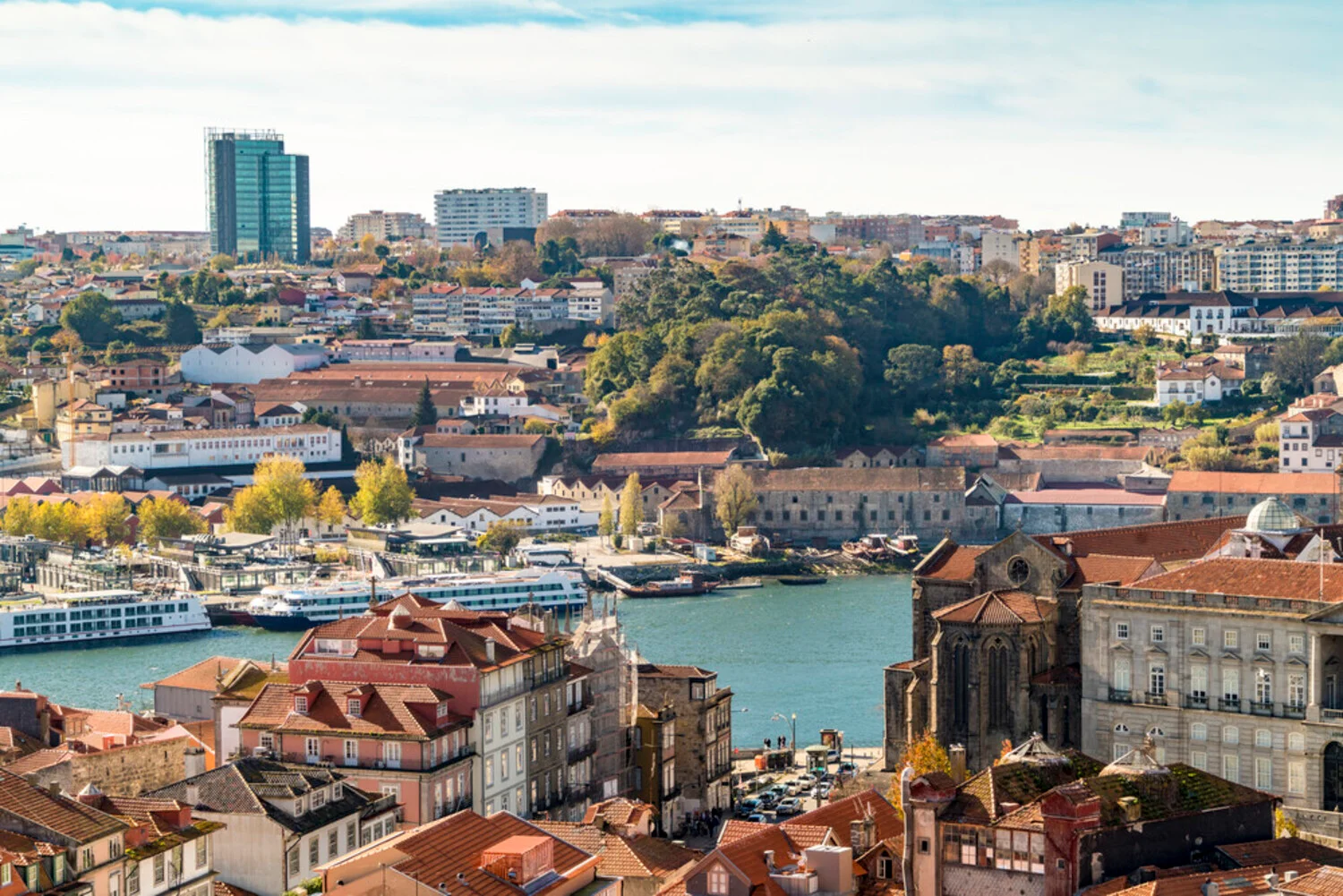 How to set up payroll in Portugal: A complete guide for employers